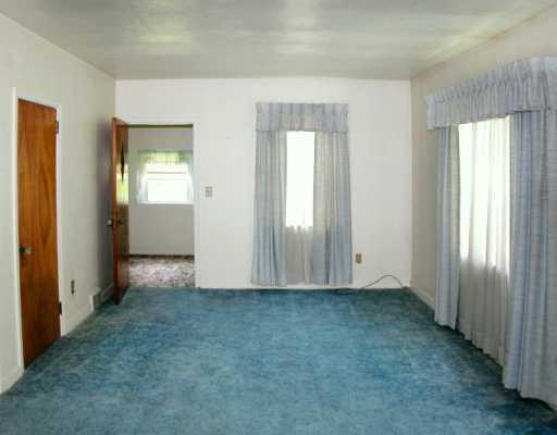 157 Baldwin Road Carnegie, PA 15106 - Photo 4 of 8 Gallery Image 4