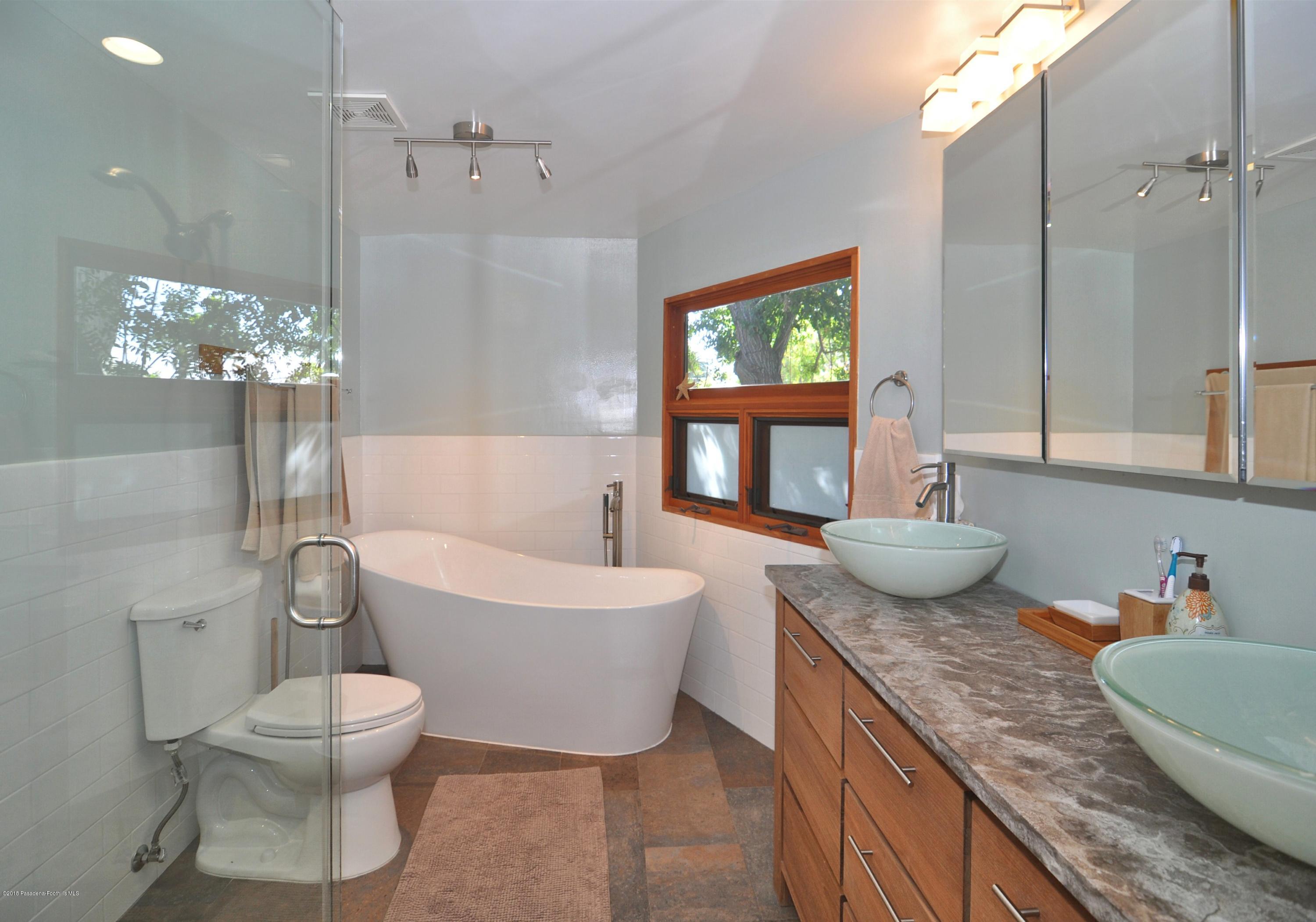 2685 Santa Rosa Avenue Altadena, CA 91001 - Photo 12 of 18 11