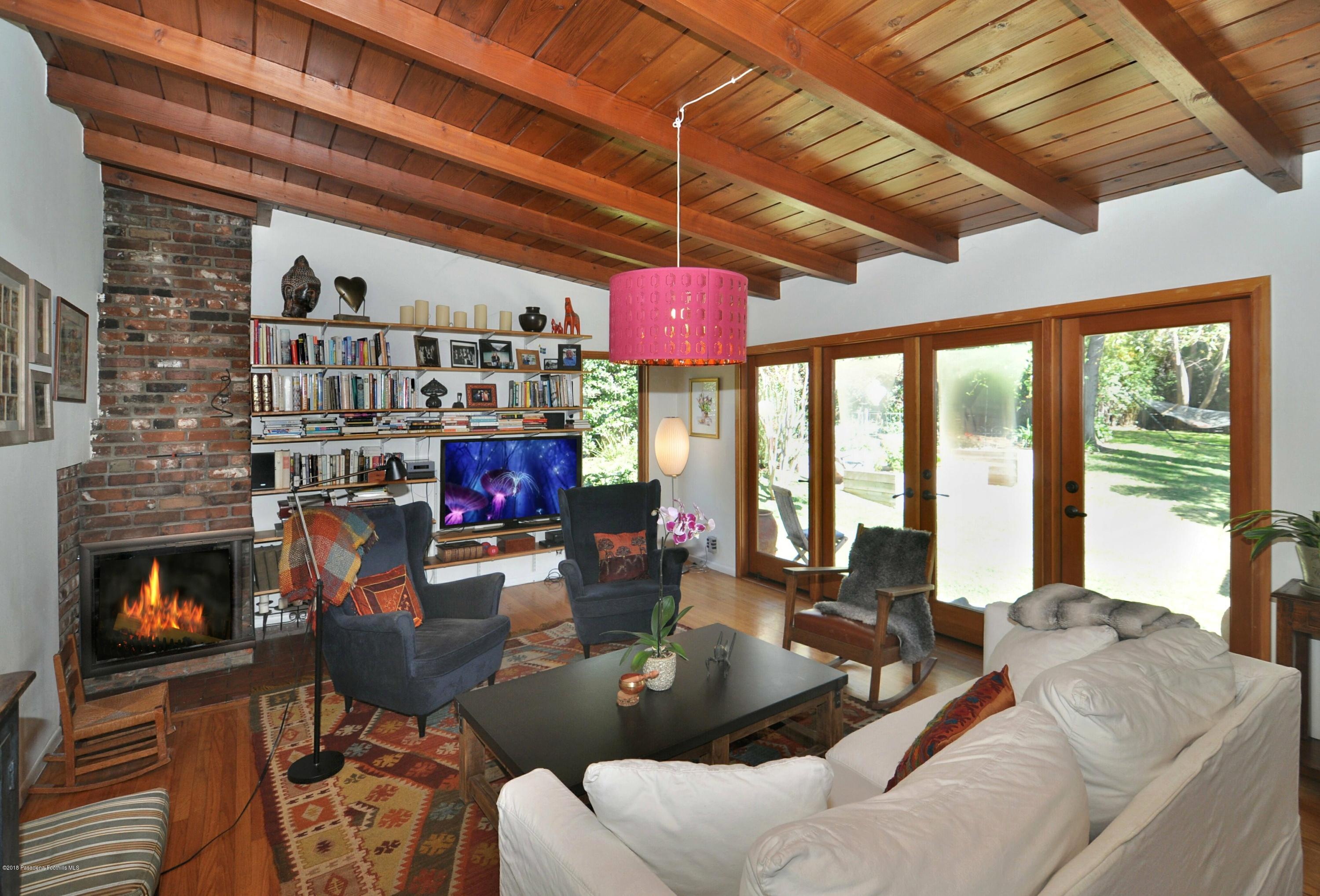 2685 Santa Rosa Avenue Altadena, CA 91001 - Photo 3 of 18 02