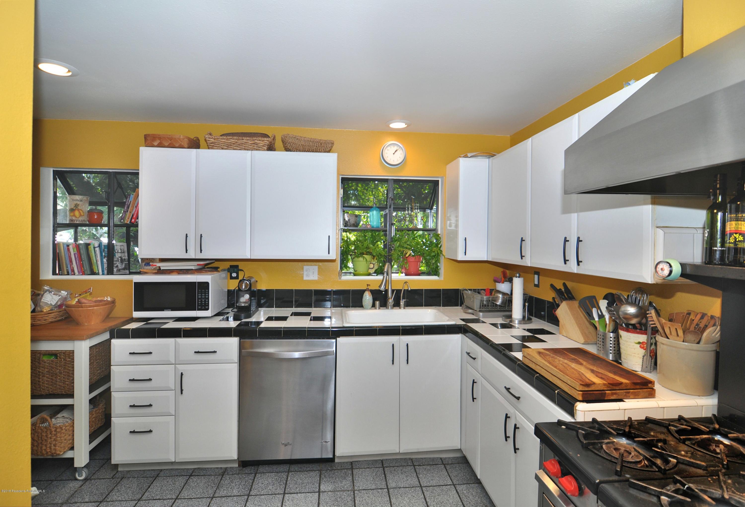 2685 Santa Rosa Avenue Altadena, CA 91001 - Photo 6 of 18 05