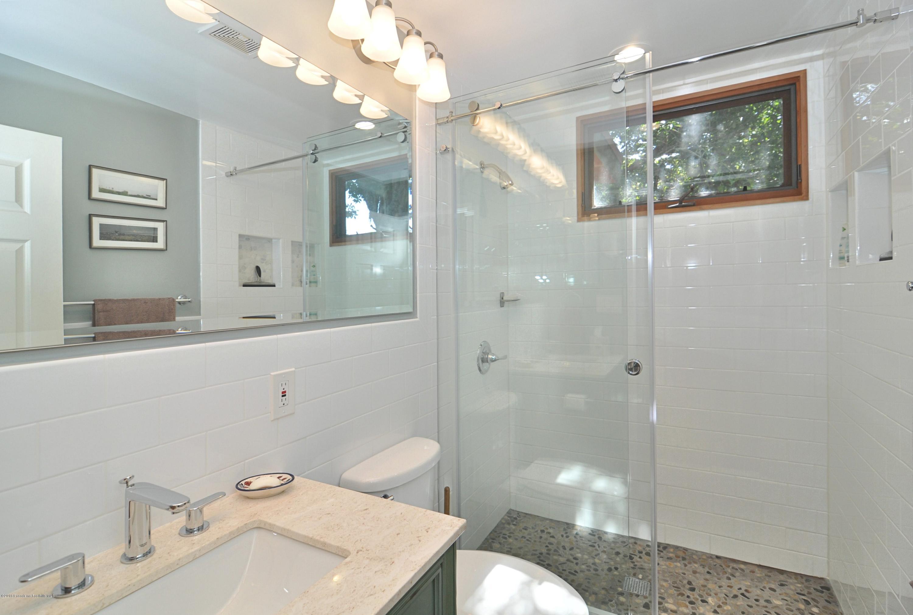 2685 Santa Rosa Avenue Altadena, CA 91001 - Photo 9 of 18 08