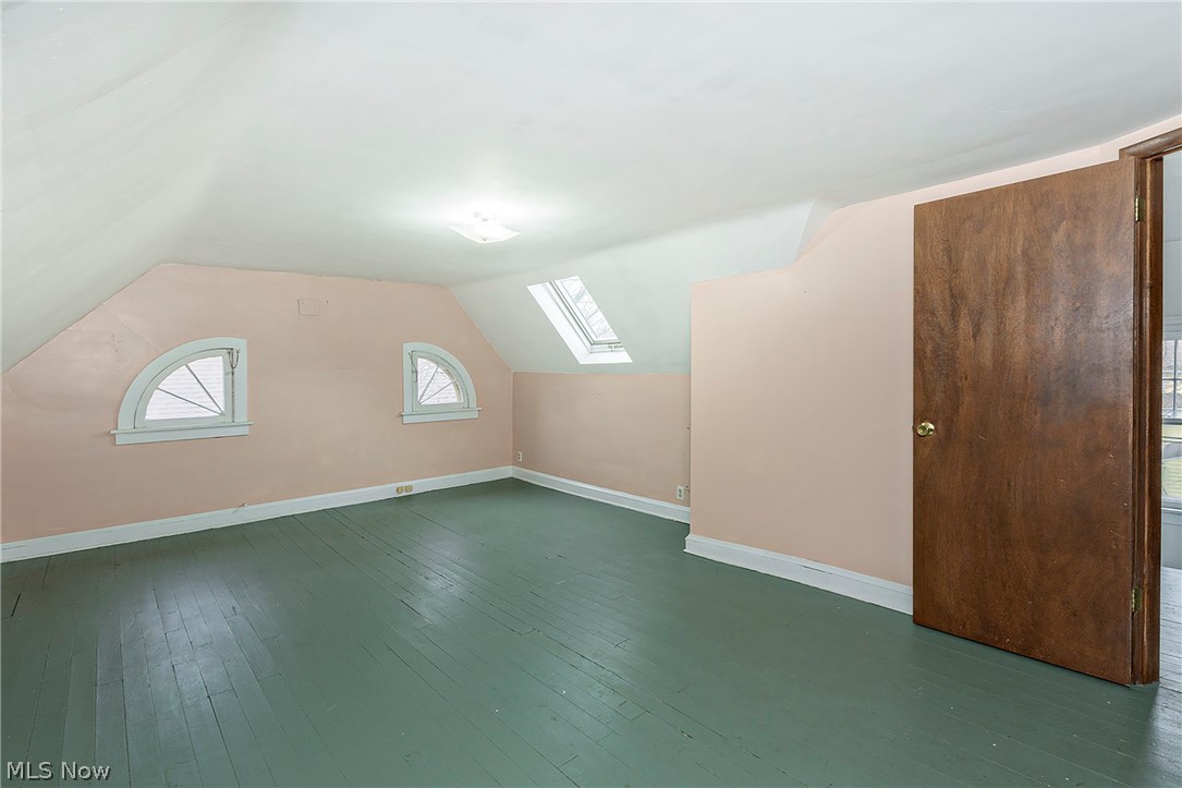 1489 Crest Road Cleveland Heights, OH 44121 - Photo 24 of 29 Great third floor badroom space.