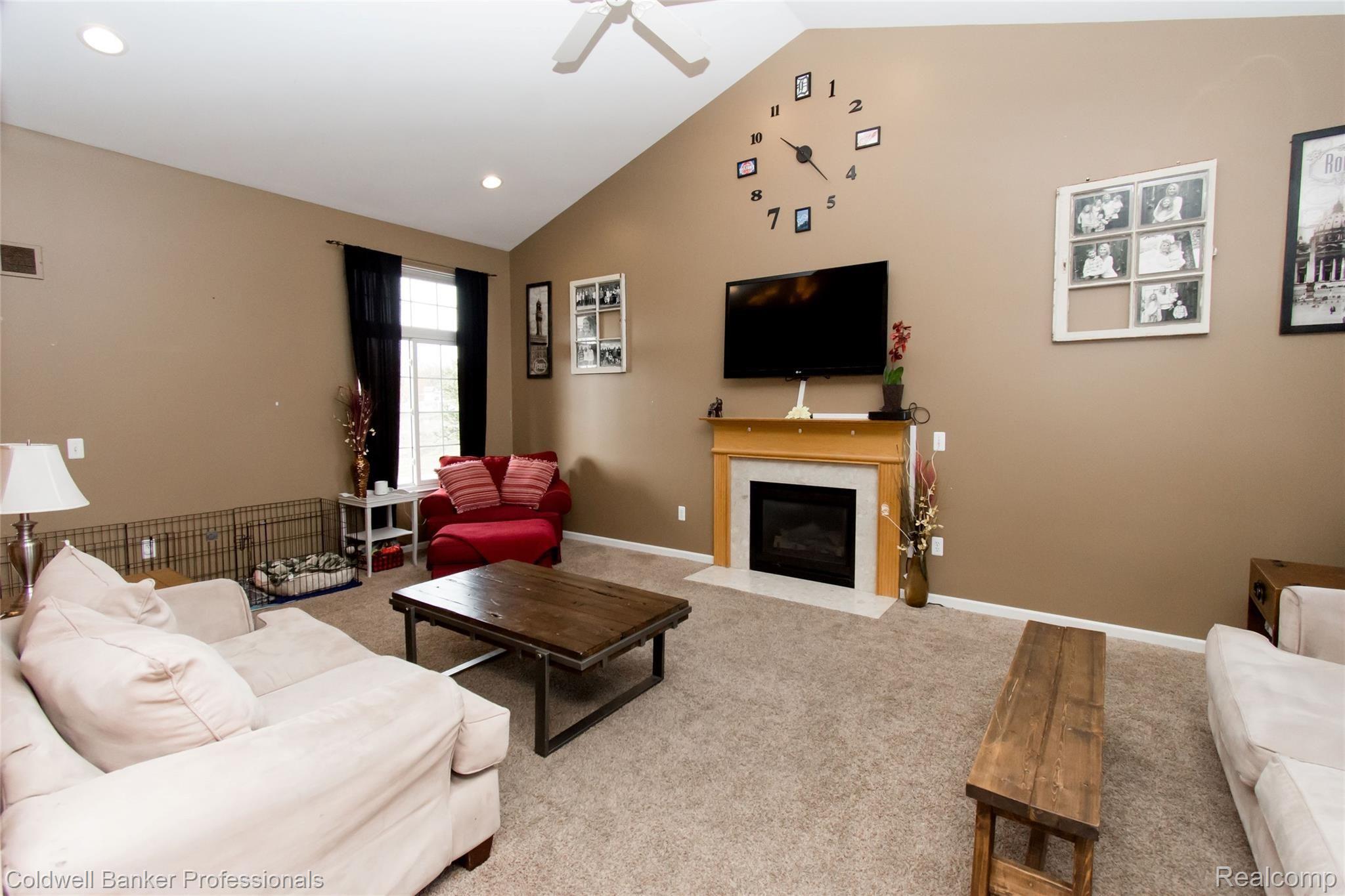 1347 Ridge View Court Grand Blanc, MI 48439 - Photo 15 of 62 1347RidgeViewCt-044.jpg