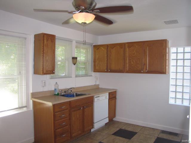 2448 Brown Road St. Louis, MO 63114 - Photo 5 of 29 Gallery Image 5