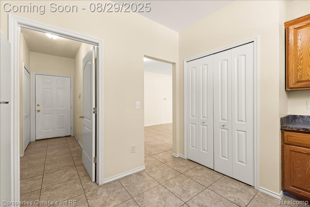 19236 West Eleven Mile Road Lathrup Village, MI 48076 - Photo 12 of 39