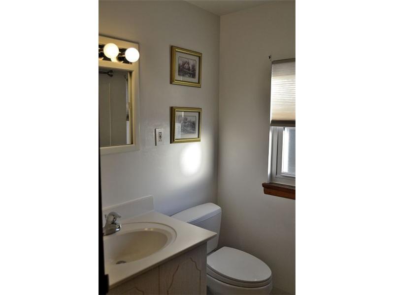 225 Ridge Road Sewickley, PA 15143 - Photo 22 of 25 Full Bath.