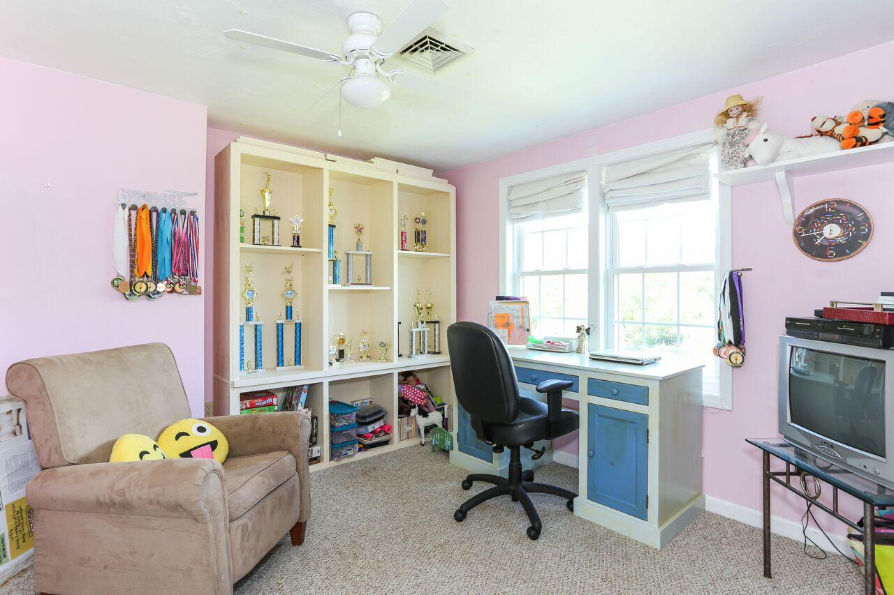 136 Queen Anne Road Harwich, MA 02645 - Photo 18 of 28 3rd bedroom