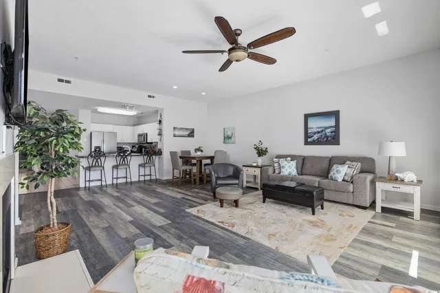 $1,750 | 1221 Tidewater Drive, Unit 412, North Myrtle Beach, SC 29582