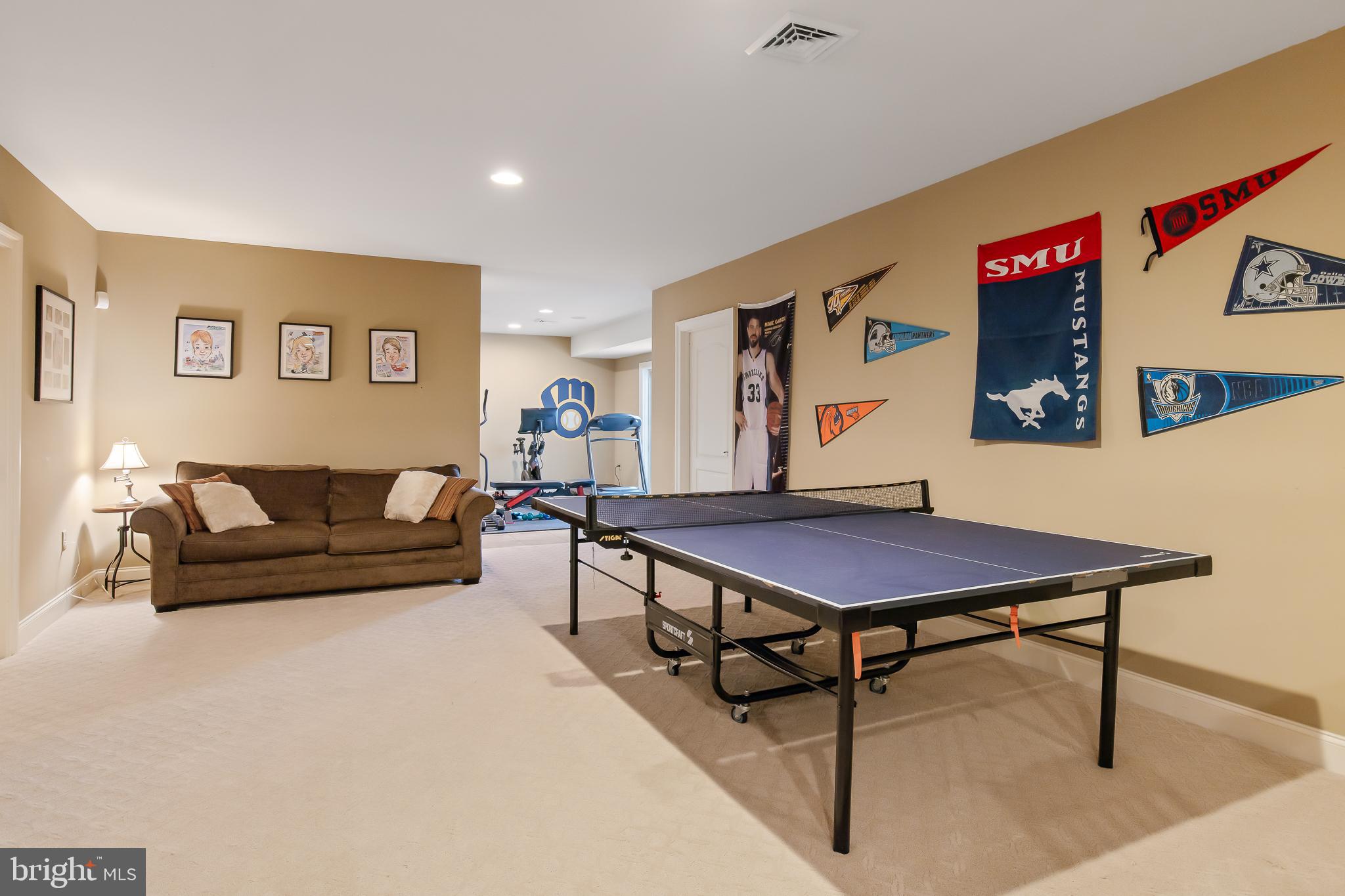 618 Willow Green Lititz, PA 17543 - Photo 45 of 63 a living room with furniture pool table and a table