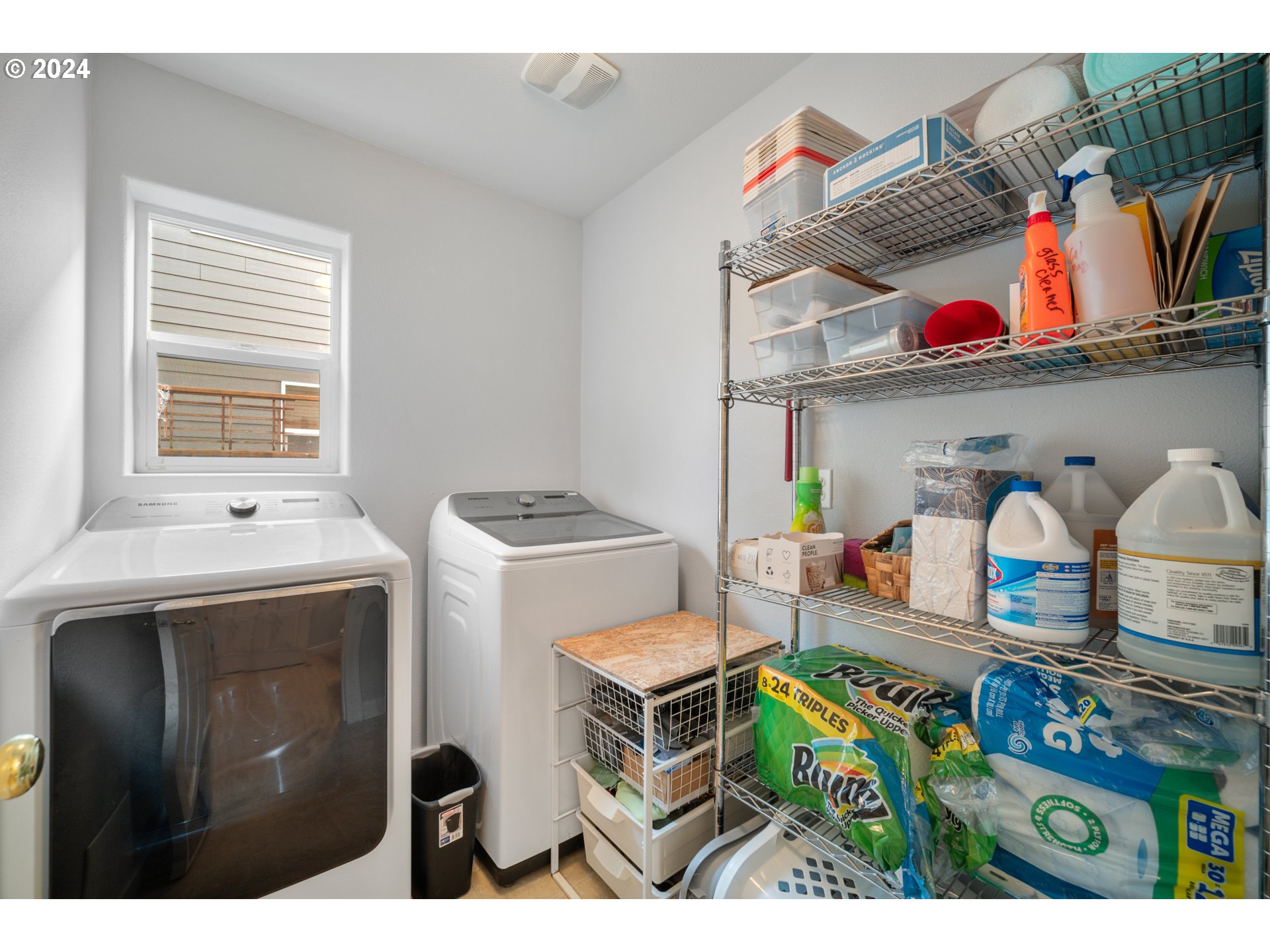 1307 Northeast 172nd Street Ridgefield, WA 98642 - Photo 12 of 33 Laundry