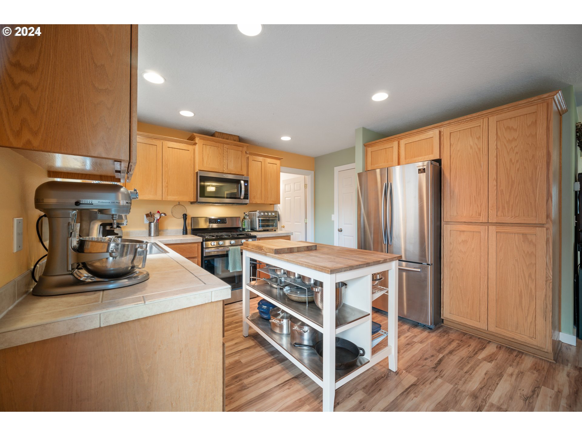 1307 Northeast 172nd Street Ridgefield, WA 98642 - Photo 9 of 33 Kitchen
