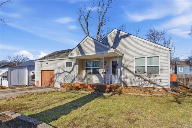 $295,000 | 618 West 85th Terrace, Kansas City, MO 64114