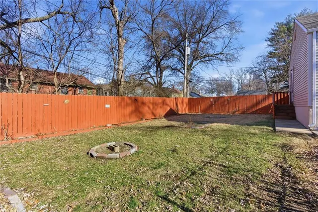 $295,000 | 618 West 85th Terrace, Kansas City, MO 64114