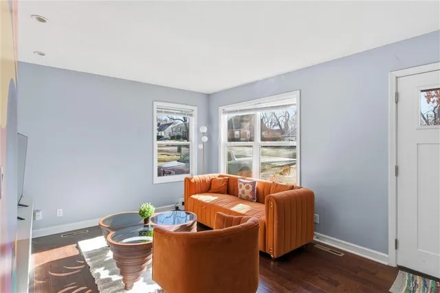 $295,000 | 618 West 85th Terrace, Kansas City, MO 64114