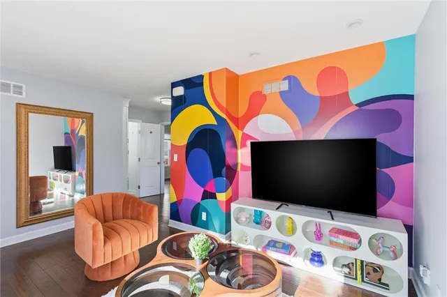 $295,000 | 618 West 85th Terrace, Kansas City, MO 64114