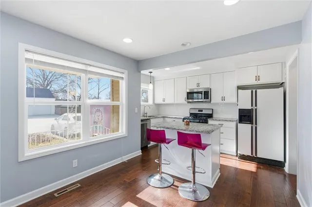 $295,000 | 618 West 85th Terrace, Kansas City, MO 64114