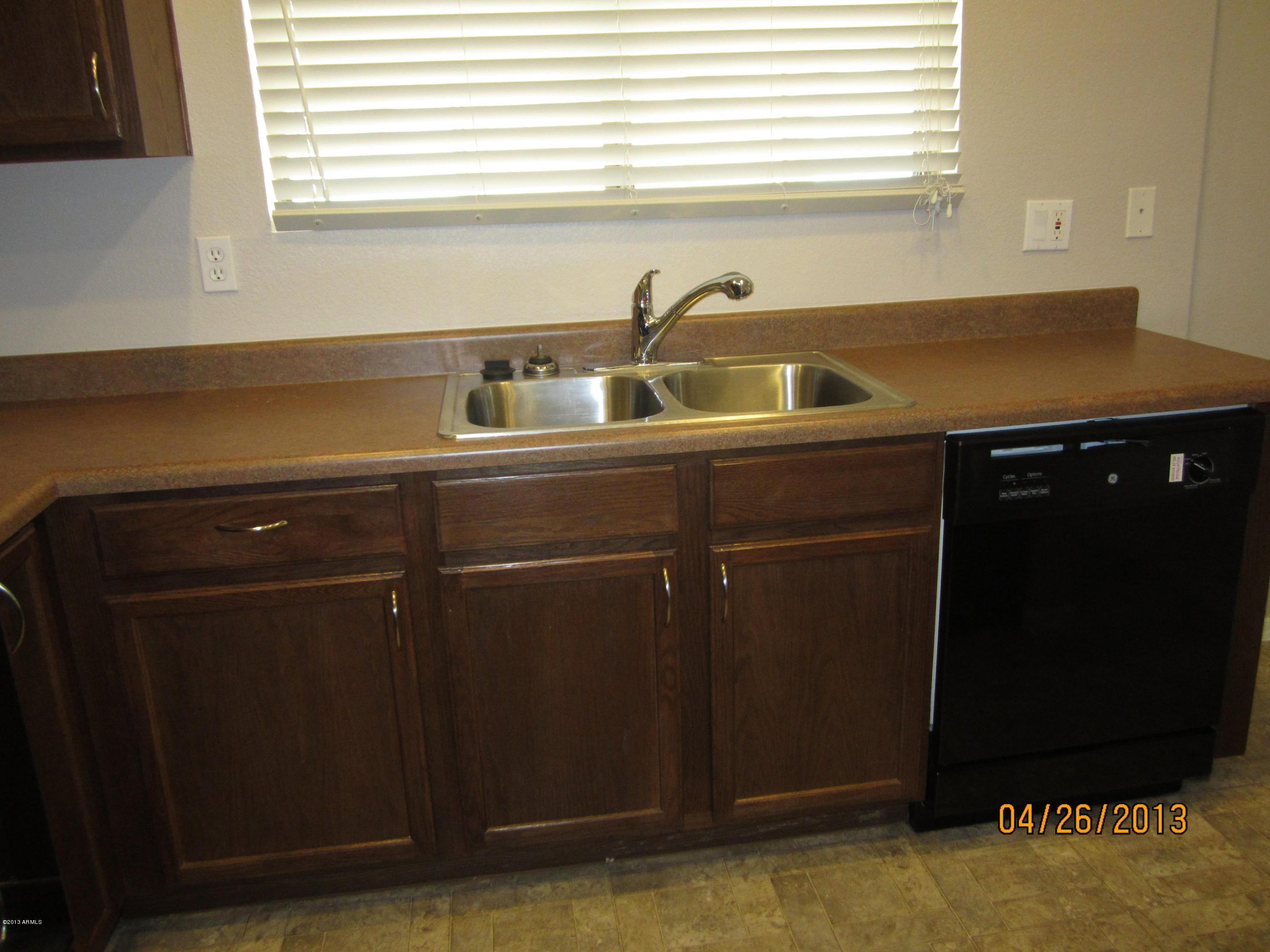 2409 West Romley Road Phoenix, AZ 85041 - Photo 5 of 16 Romley appliances 2
