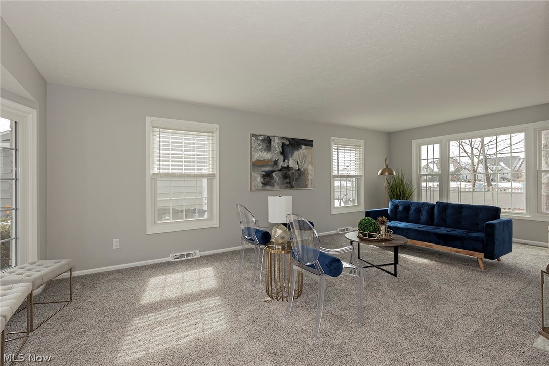 1896 Winchester Road Cleveland, OH 44124 - Photo 4 of 35