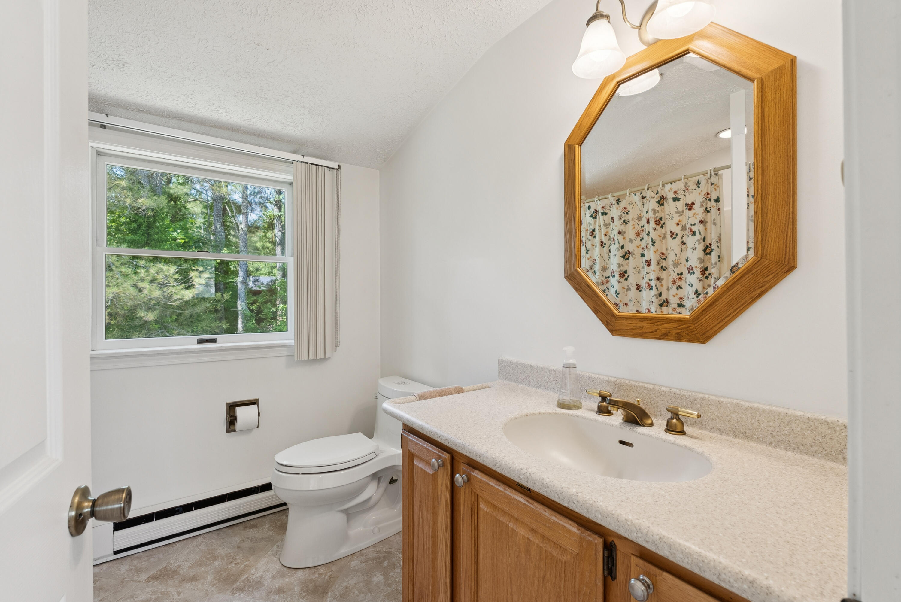 13 Cluf Bay Road, Unit 13 Brunswick, ME 04011 - Photo 32 of 43 Second Floor Bathroom