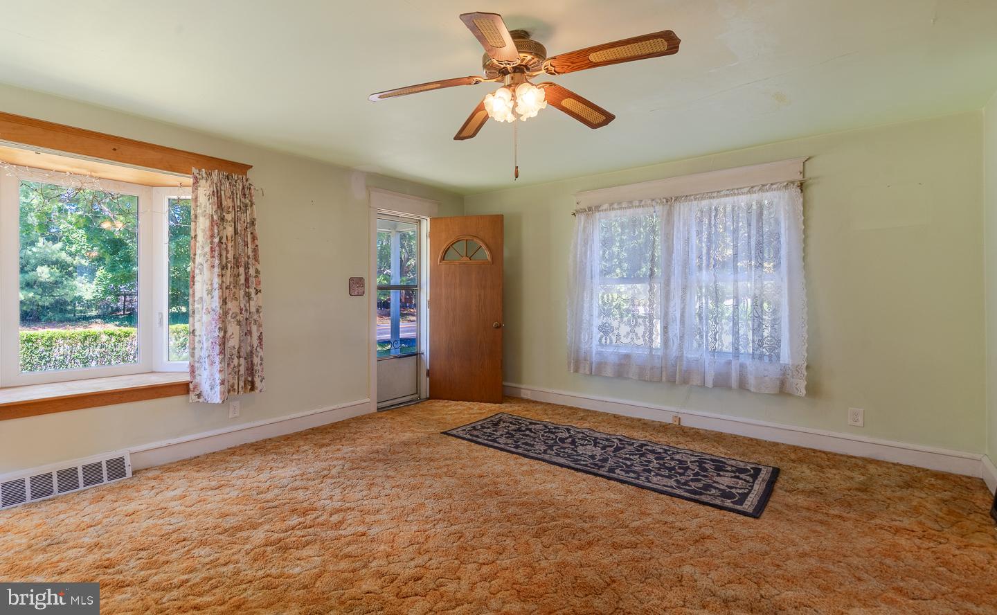 333 Pitman Road Sewell, NJ 08080 - Photo 4 of 33