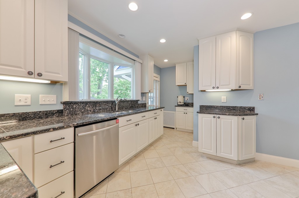 25 Ellison Road Newton, MA 02459 - Photo 9 of 23