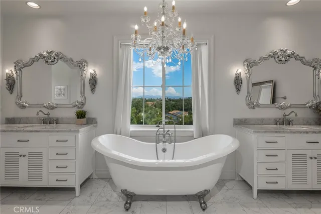 $2,149,000 | 18 Calle De La Luna, San Clemente, CA 92673