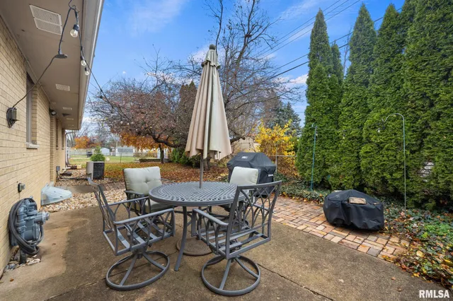 $249,900 | 110 East Maywood Street, Morton, IL 61550