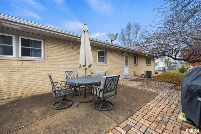 $249,900 | 110 East Maywood Street, Morton, IL 61550