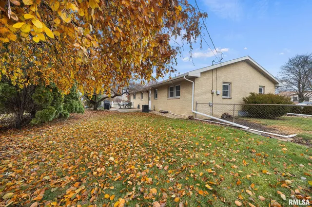 $249,900 | 110 East Maywood Street, Morton, IL 61550