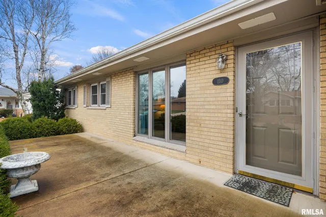 $249,900 | 110 East Maywood Street, Morton, IL 61550