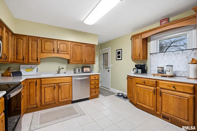 $249,900 | 110 East Maywood Street, Morton, IL 61550