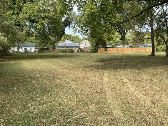 $2,700 | 208 South College Street, Woodbury, TN 37190