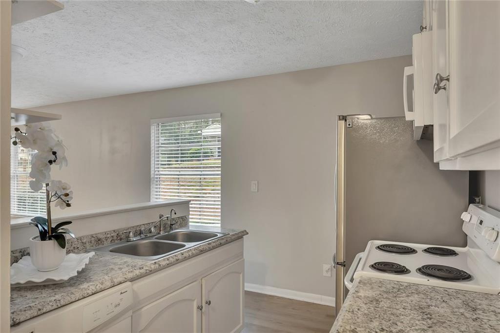 1300 Surrey Lane Southwest Marietta, GA 30008 - Photo 14 of 18