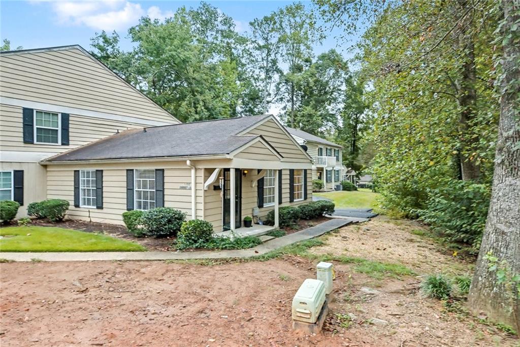 1300 Surrey Lane Southwest Marietta, GA 30008 - Photo 5 of 18