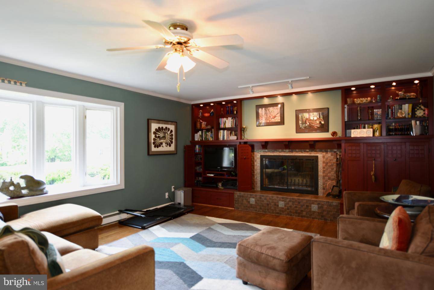 402 Castleton View Road Castleton, VA 22716 - Photo 11 of 29 Den/Office