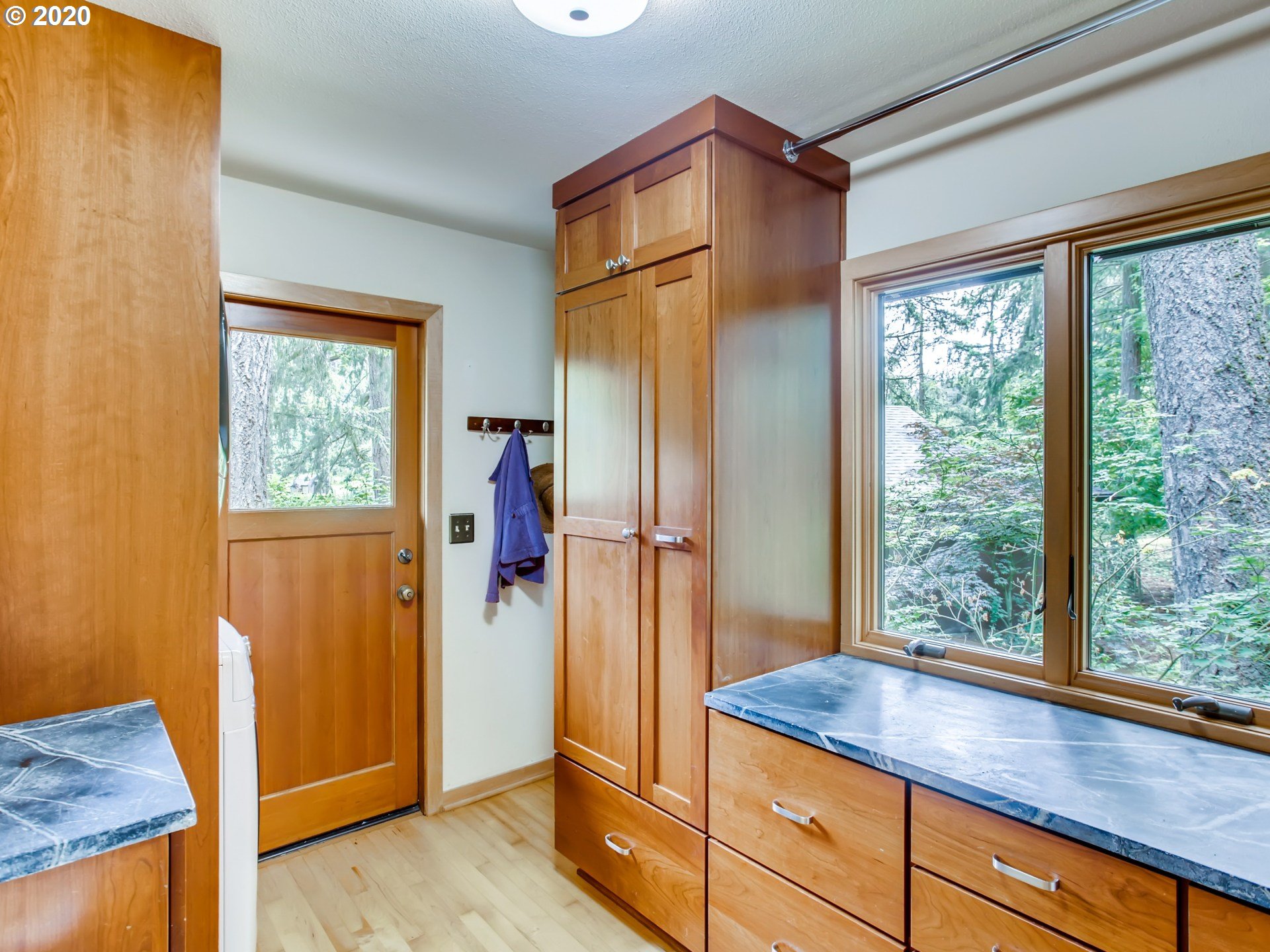 8355 Northeast Parrett Mountain Road Newberg, OR 97132 - Photo 23 of 32 Gallery Image 23