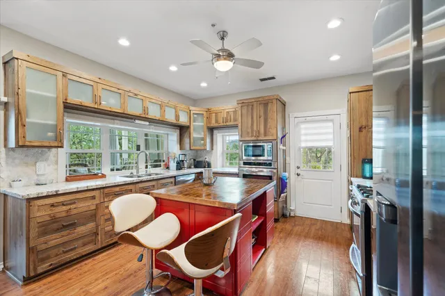 $895,000 | 20119 Sunrise Drive, Redding, CA 96003