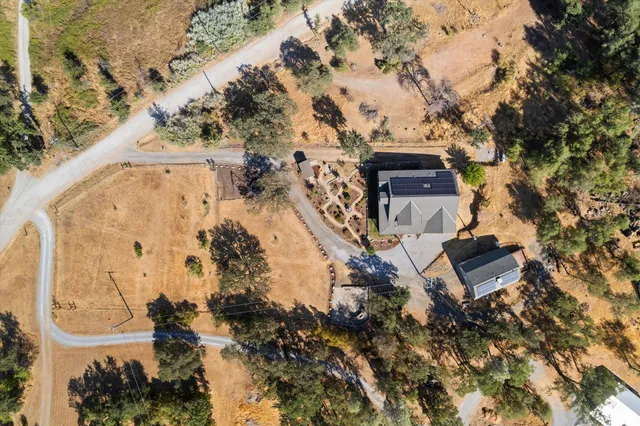 $895,000 | 20119 Sunrise Drive, Redding, CA 96003