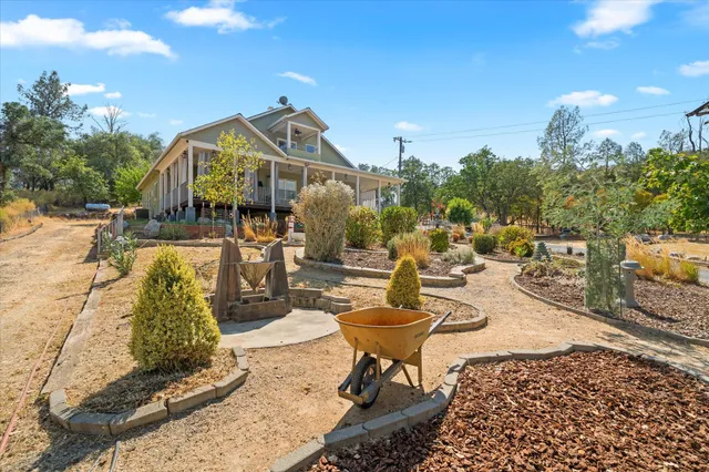 $895,000 | 20119 Sunrise Drive, Redding, CA 96003