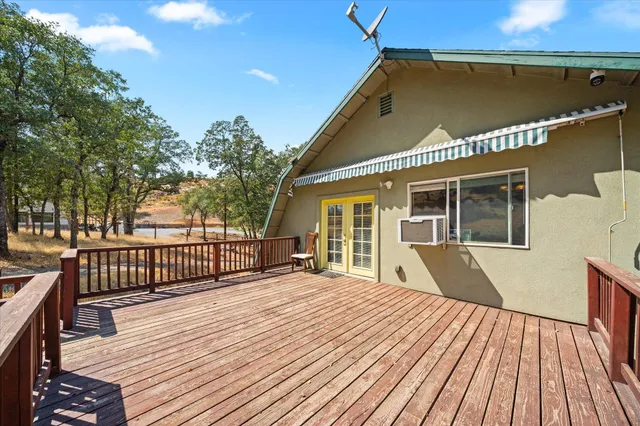 $895,000 | 20119 Sunrise Drive, Redding, CA 96003