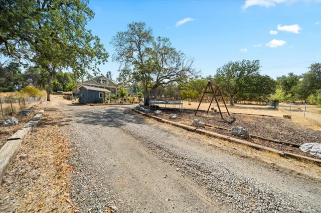 $895,000 | 20119 Sunrise Drive, Redding, CA 96003