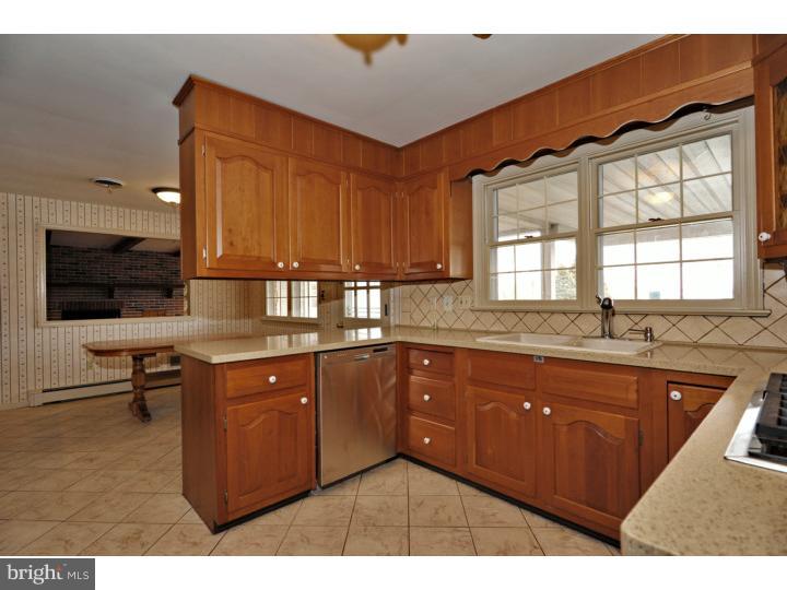 275 East Moyer Road Pottstown, PA 19464 - Photo 8 of 25 Kitchen