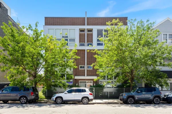 $4,500 | 1327 West Grand Avenue, Unit 3W, Chicago, IL 60642