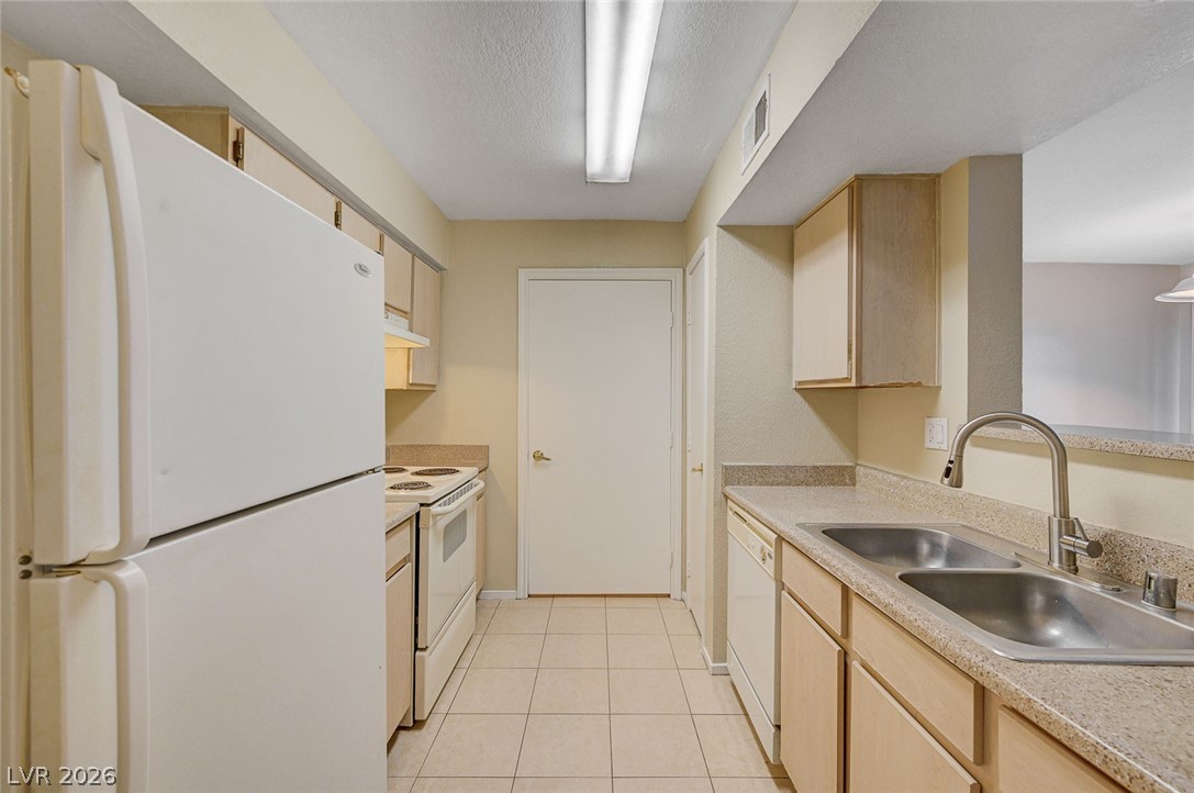 8101 West Flamingo Road, Unit 1126 Las Vegas, NV 89147 - Photo 17 of 61