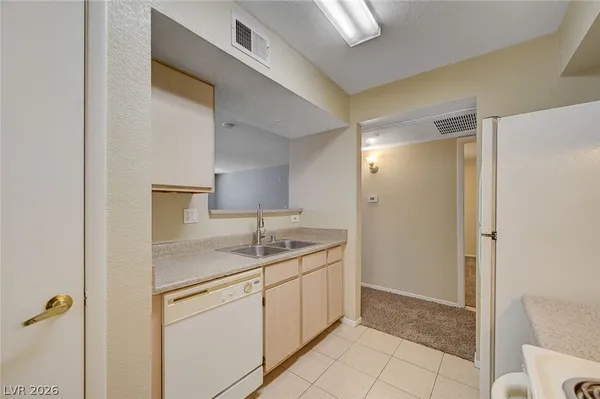 $1,400 | 8101 West Flamingo Road, Unit 1126, Las Vegas, NV 89147