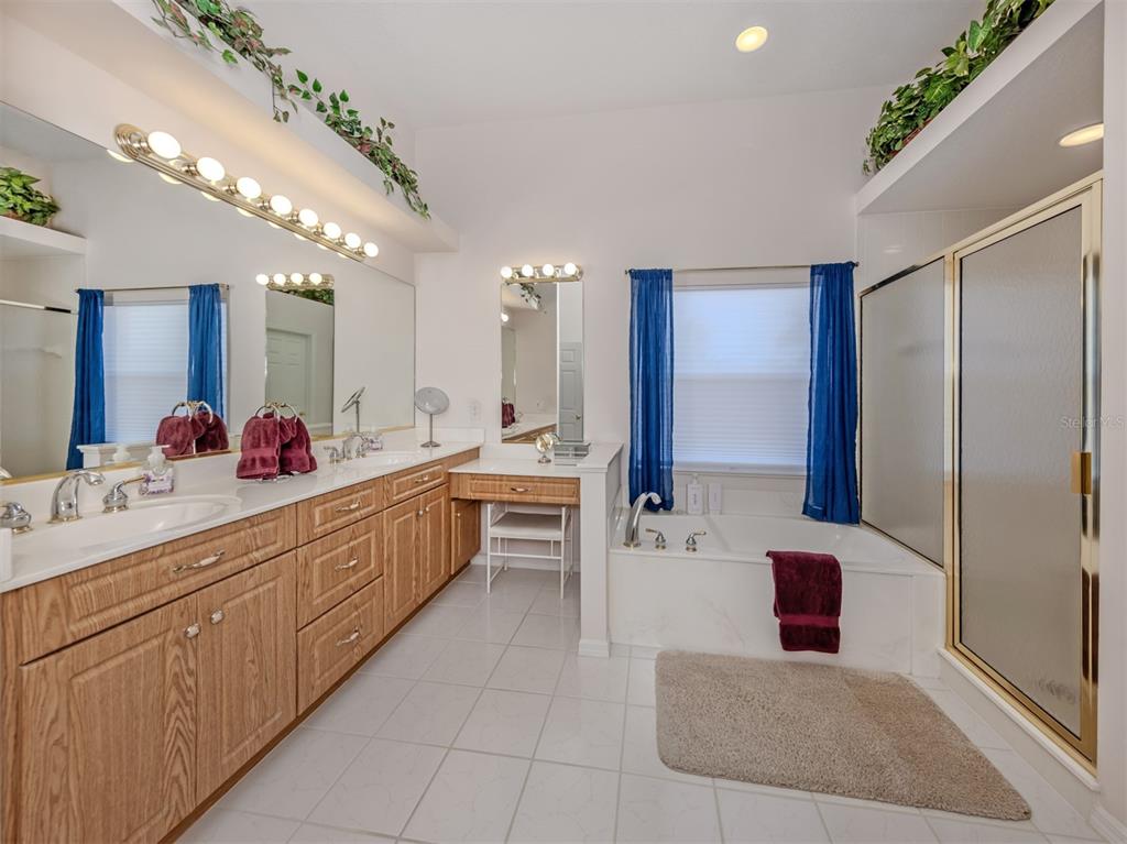 897 Colonial Road Venice, FL 34293 - Photo 18 of 49