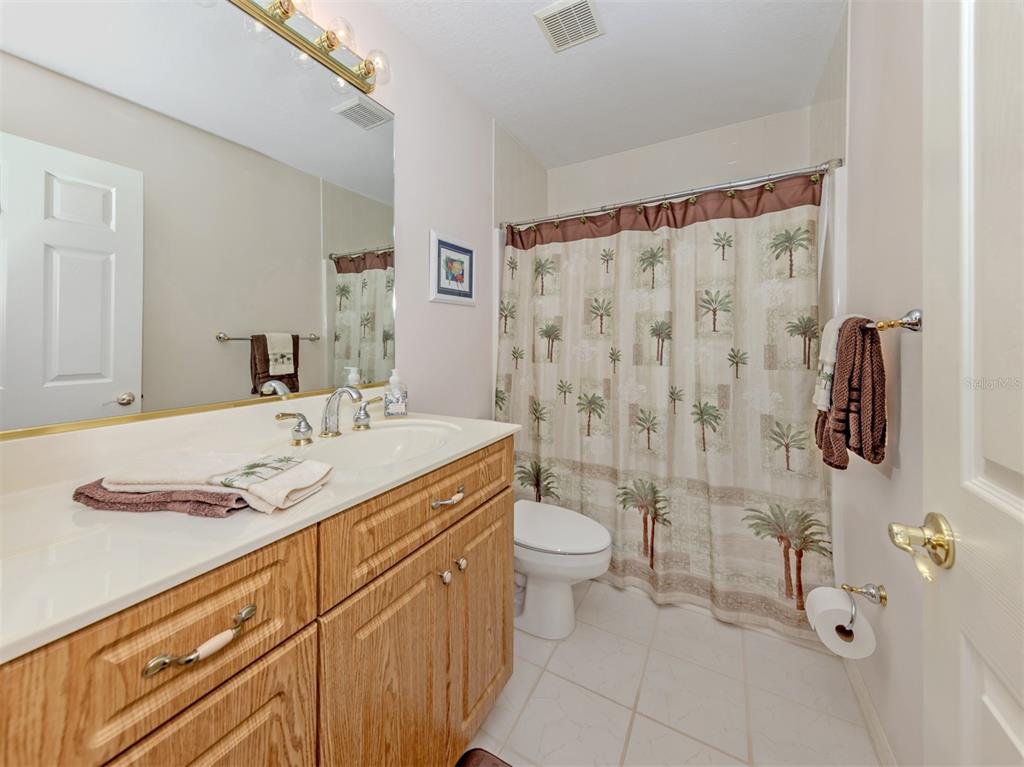 897 Colonial Road Venice, FL 34293 - Photo 19 of 49