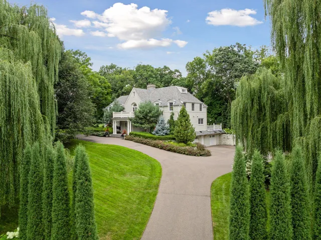 $1,985,000 | 12 Merilane, Edina, MN 55436