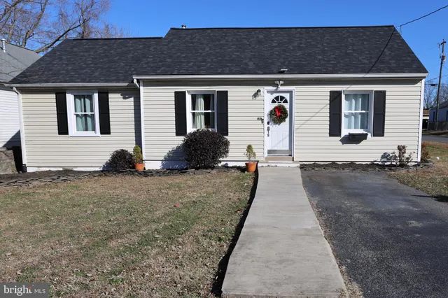 $330,000 | 113 Hillcrest Drive, Fredericksburg, VA 22401