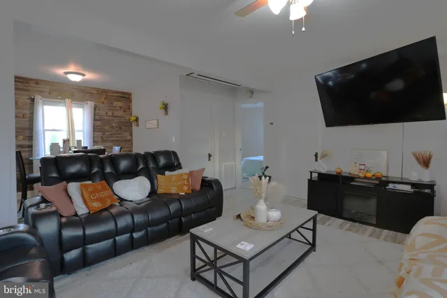 $330,000 | 113 Hillcrest Drive, Fredericksburg, VA 22401